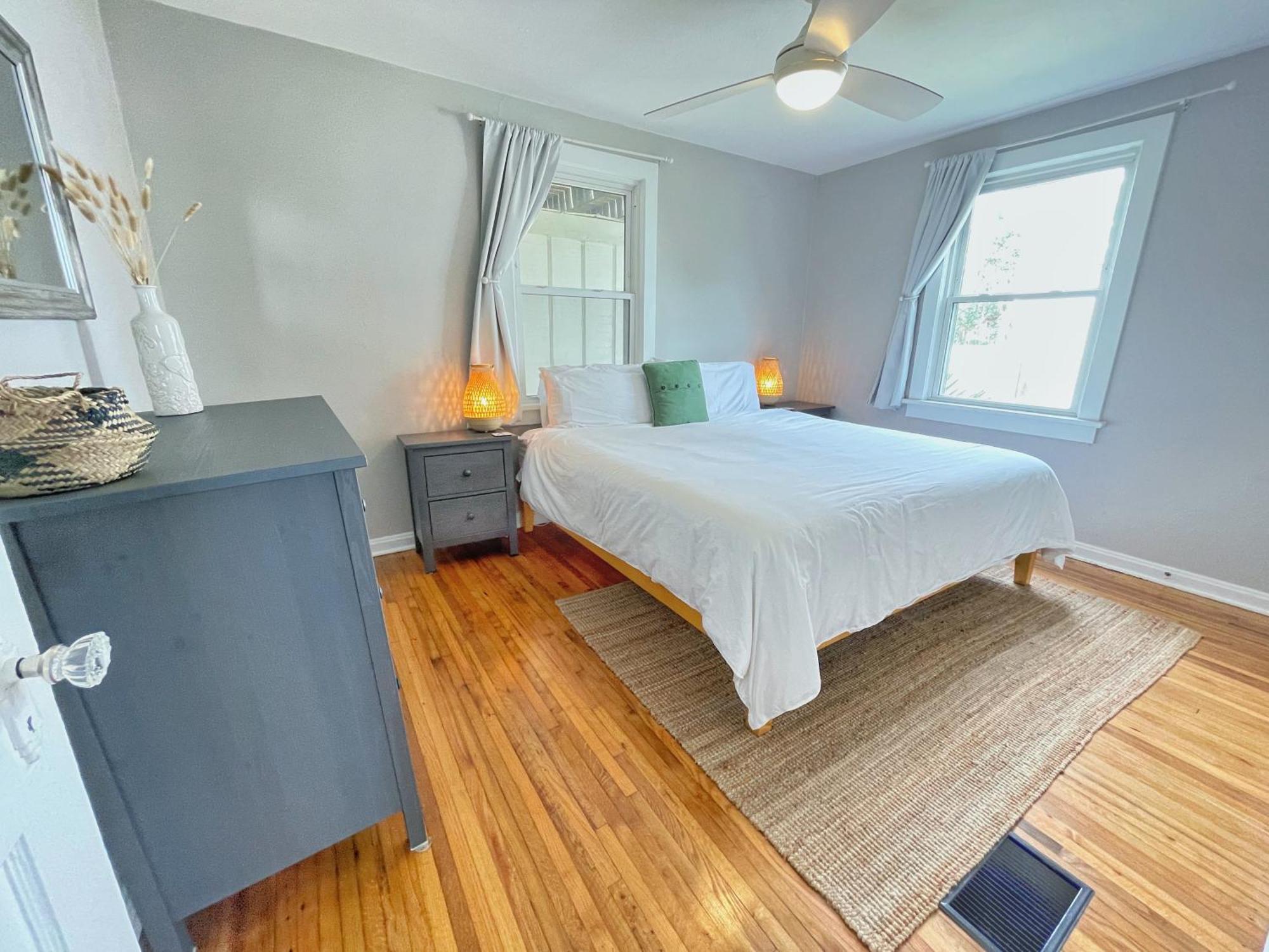 Seas The Day - 4 Blocks To The Beach, Restaurant, And Bar District - Great Deck And Outdoor Space!! شاطئ جاكسونفيل المظهر الخارجي الصورة